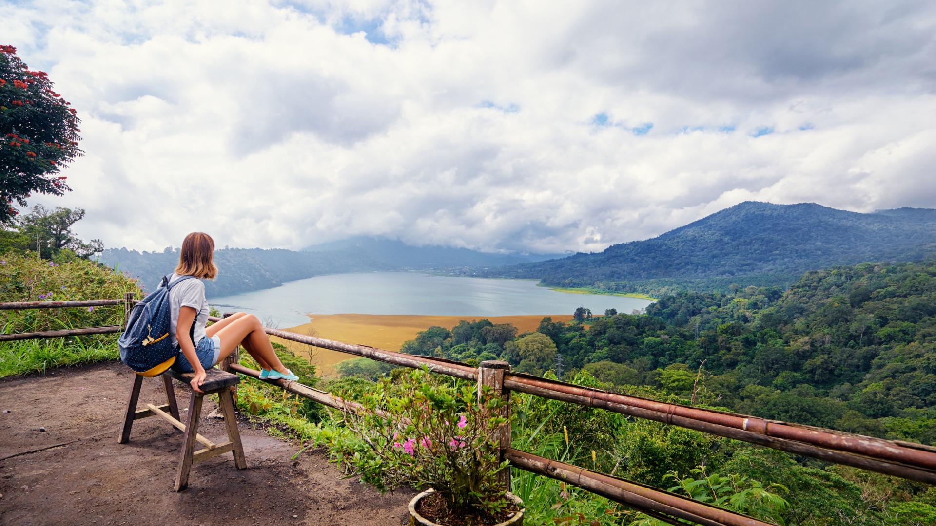 Enjoy the beauty of mount batur in kintamani