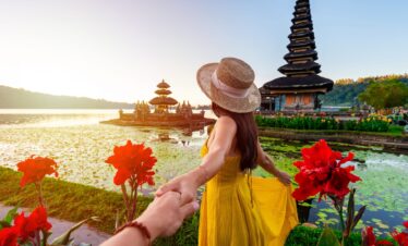 Explore ulun danu temple with private Bali driver
