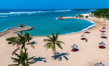 Explore nusa Dua bali beach with Bali driver